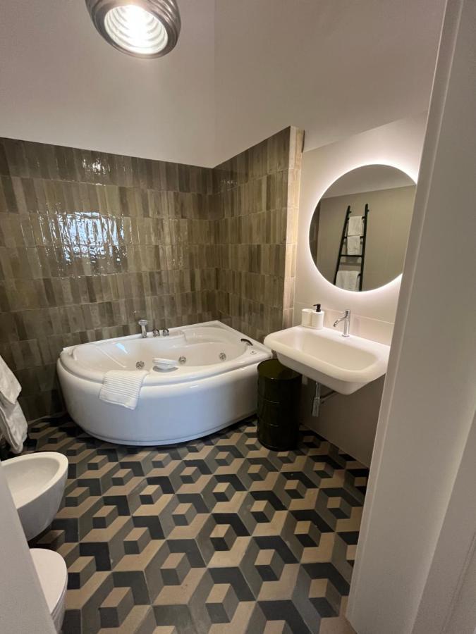 Palazzo Lamantea Boutique Rooms Bisceglie Eksteriør bilde